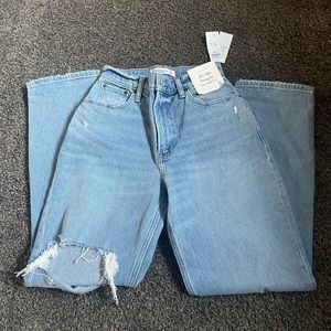 NWT ultra high rise 90’s straight jean